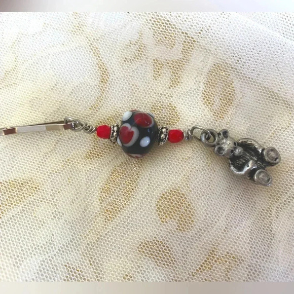 NWT Women/Girls Mobile/Tablet Keychain/Purse Beaded Silvertoned Teddy Bear charm - Picture 2 of 4